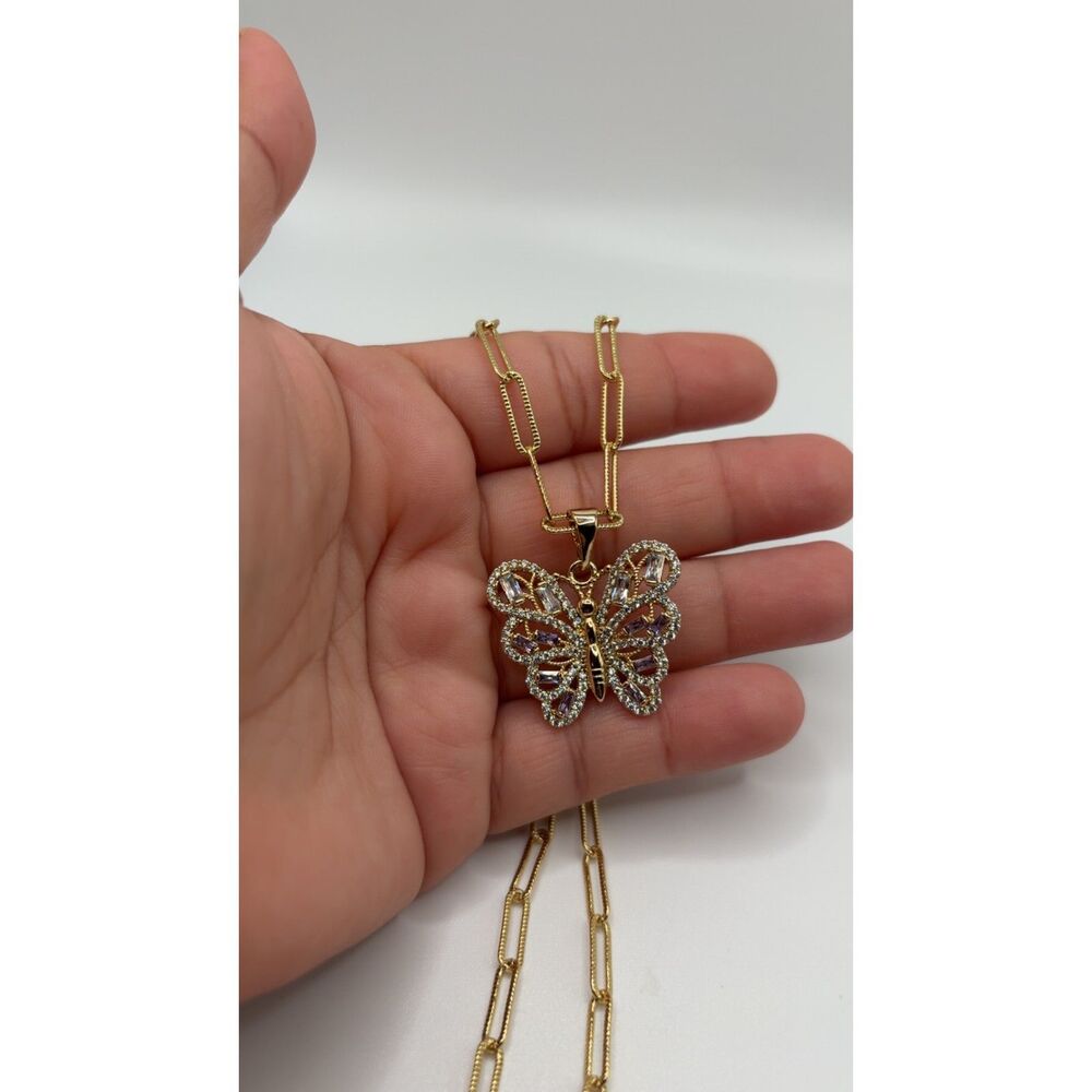 hermosa Cadena con dije de mariposa chapada en oro de alta calidad